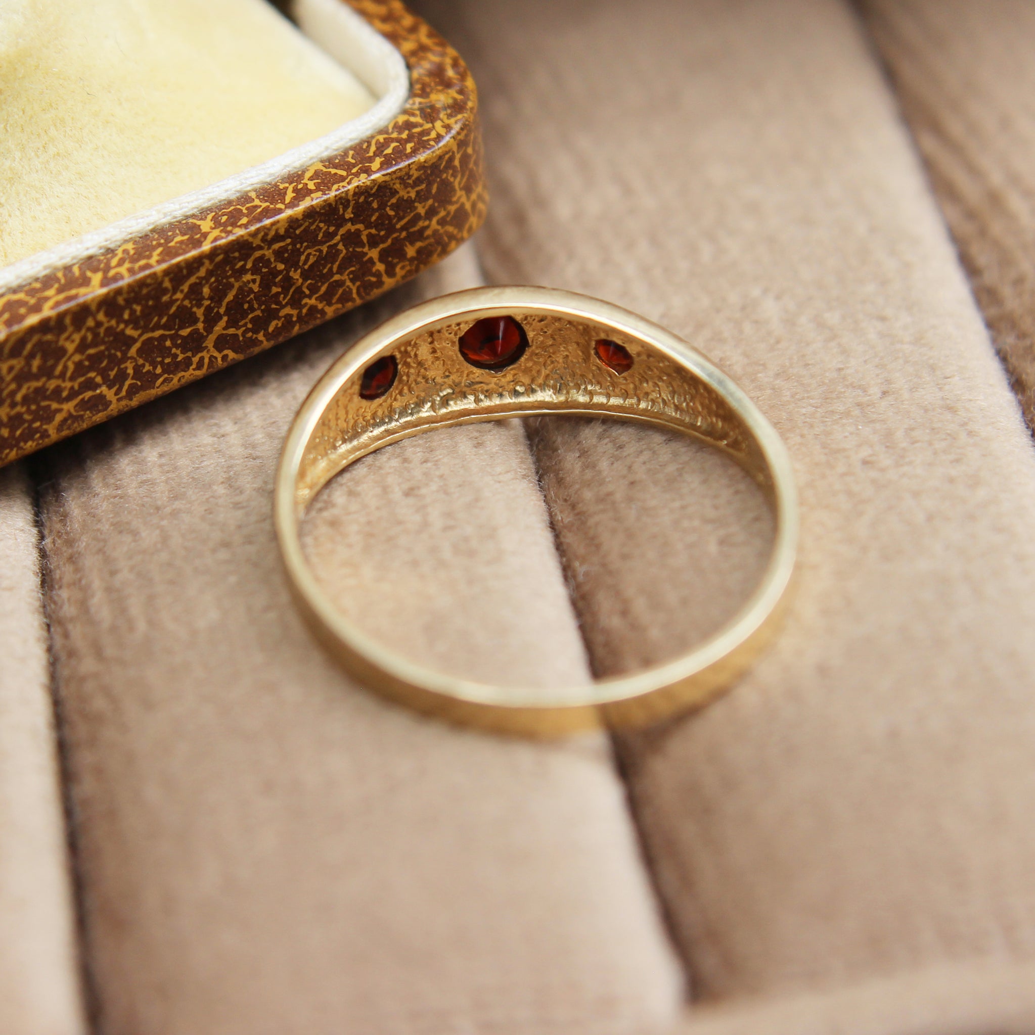 Vintage Star Set Garnet Three Stone Ring