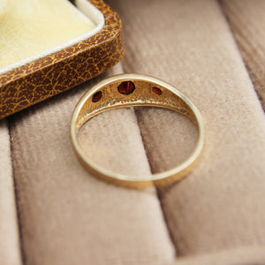 Vintage Star Set Garnet Three Stone Ring