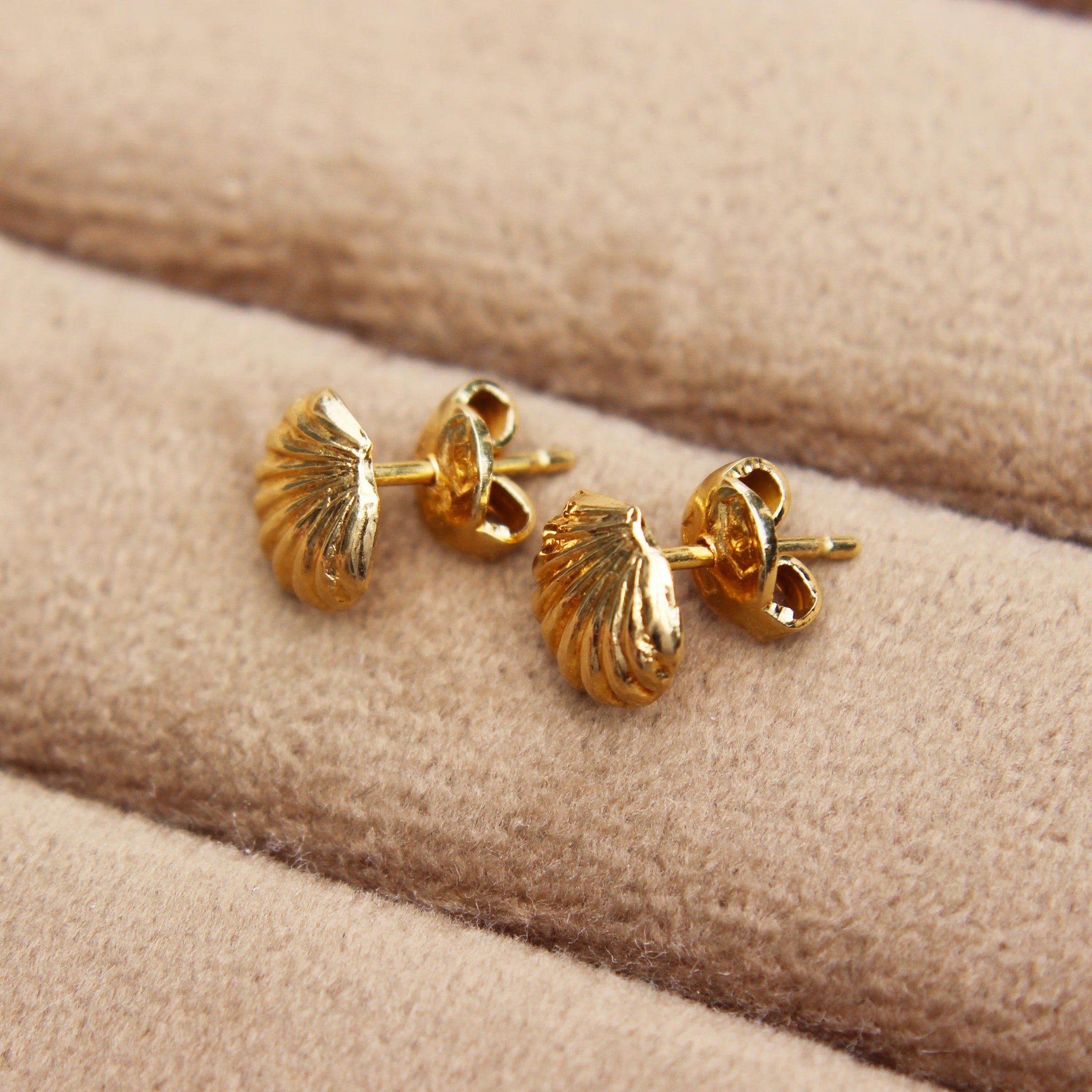 Vintage Shell Stud Earrings