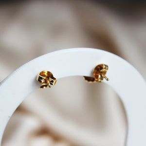 Vintage Shell Stud Earrings