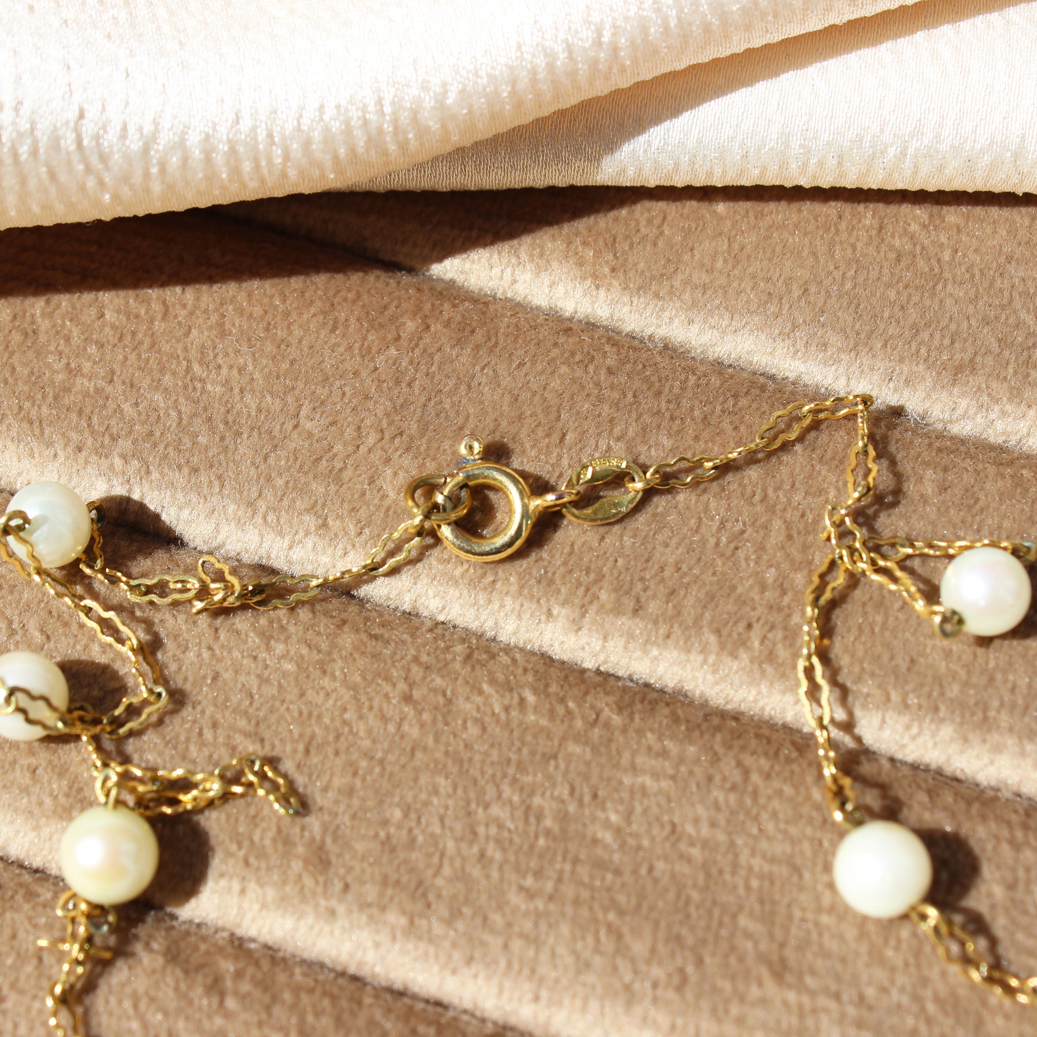 Vintage Solid 9ct Yellow Gold Pearl Chain