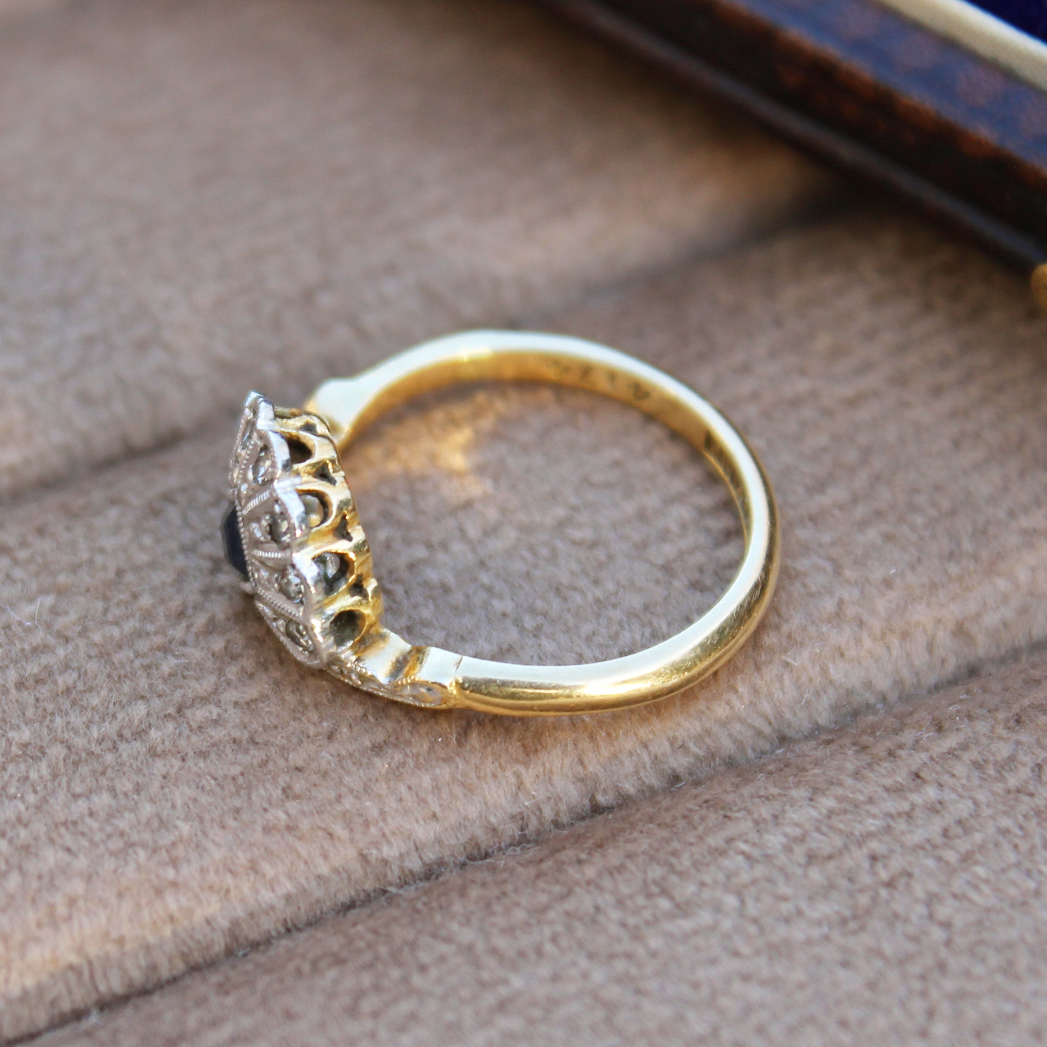 Art Deco 1920s Sapphire and Diamond Fan Ring