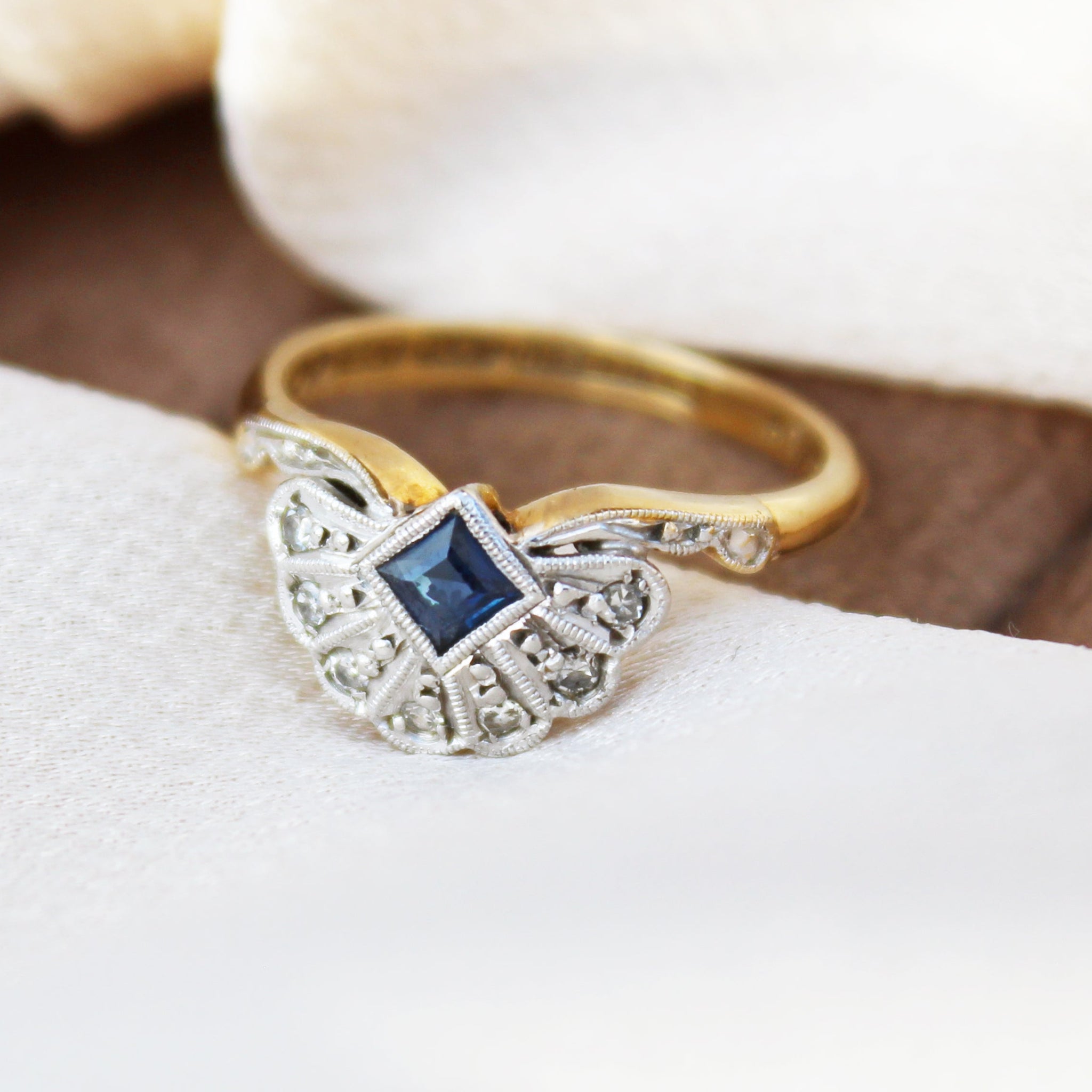 Art Deco 1920s Sapphire and Diamond Fan Ring